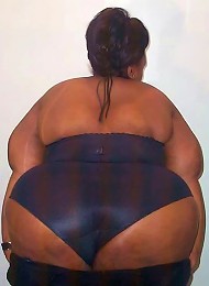 Lady Z Is A Very Kinky Big Black Woman. Cum See How Much She Enjoys Her Lollipops